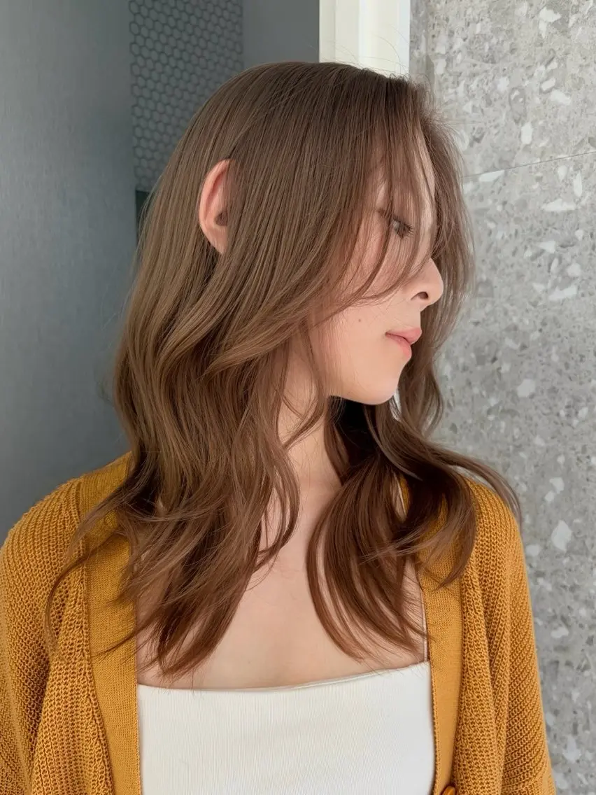セミロング カラー ヘアカラー トリートメント 失敗しないハイトーン ミルクティーベージュのヘアスタイル