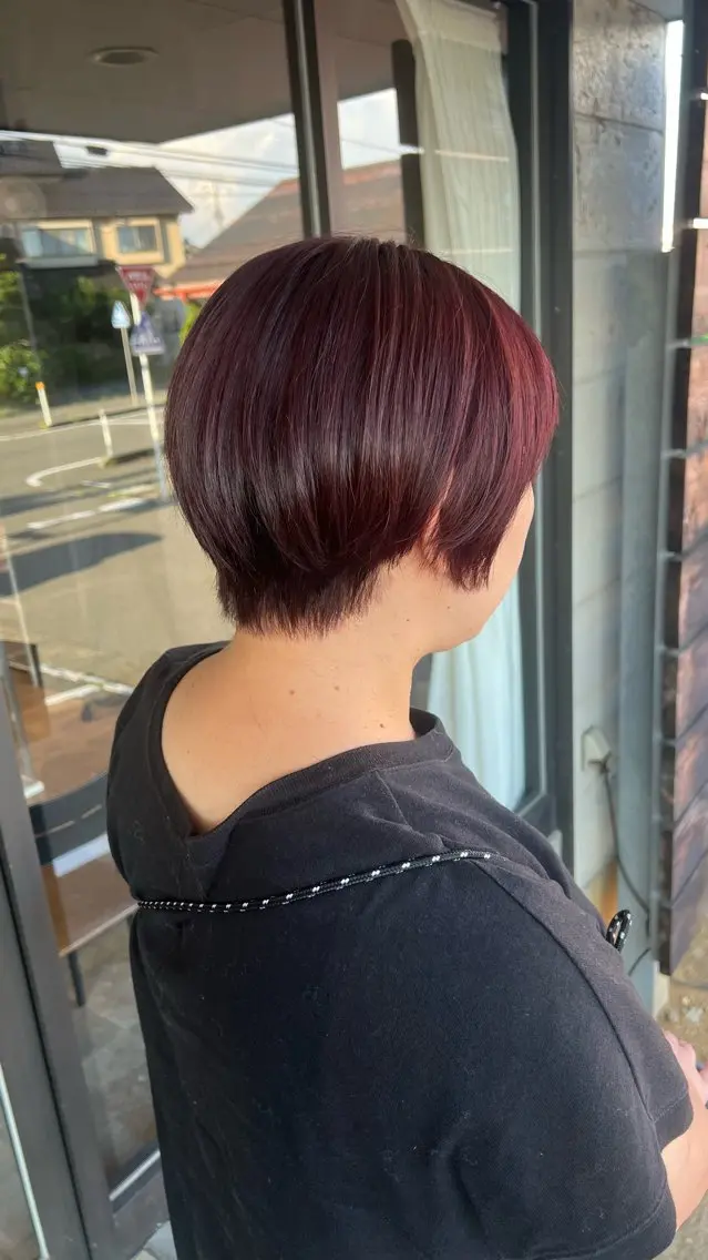 ショート カラー 西山 美季のヘアスタイル