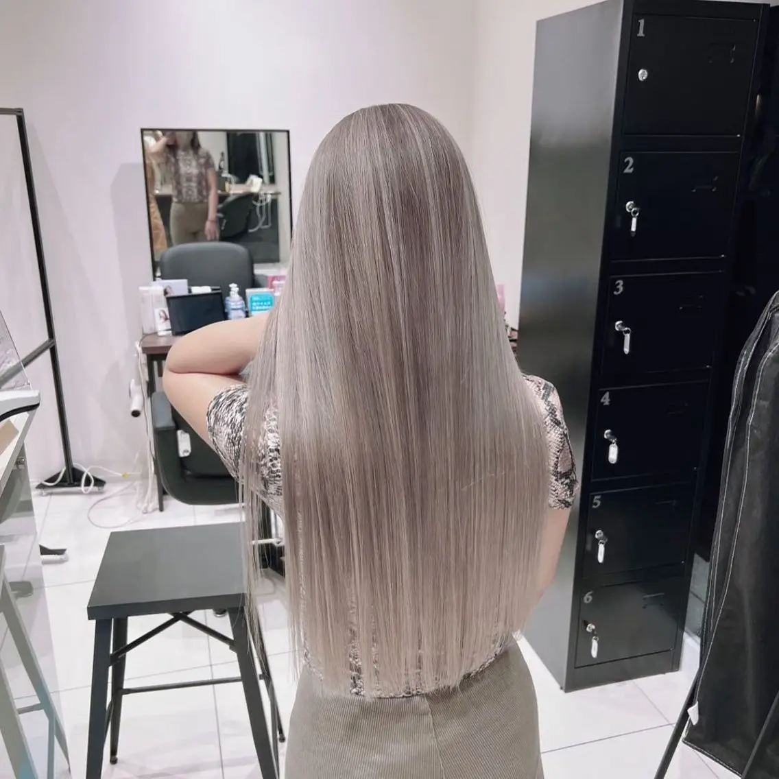 ロング カラー ブリーチ ケアブリーチ ヘアカラー 福西 洋斗のヘアスタイル