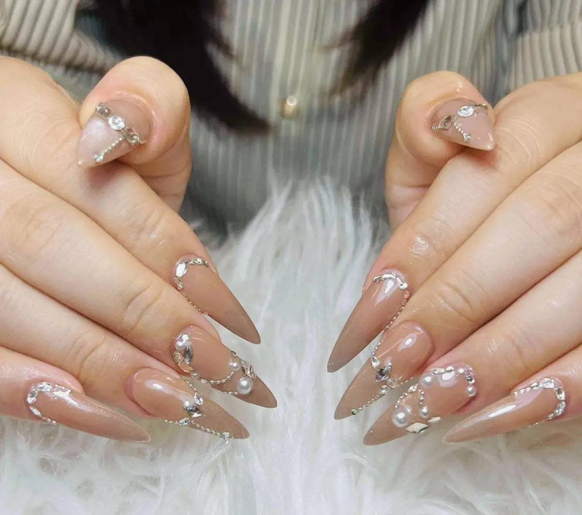 ネイル チークネイル 長さ出し フットネイル マグネットネイル 持ち込み ハンドネイル ANH NAIL ゴテゴテ専門店💎のネイルデザイン