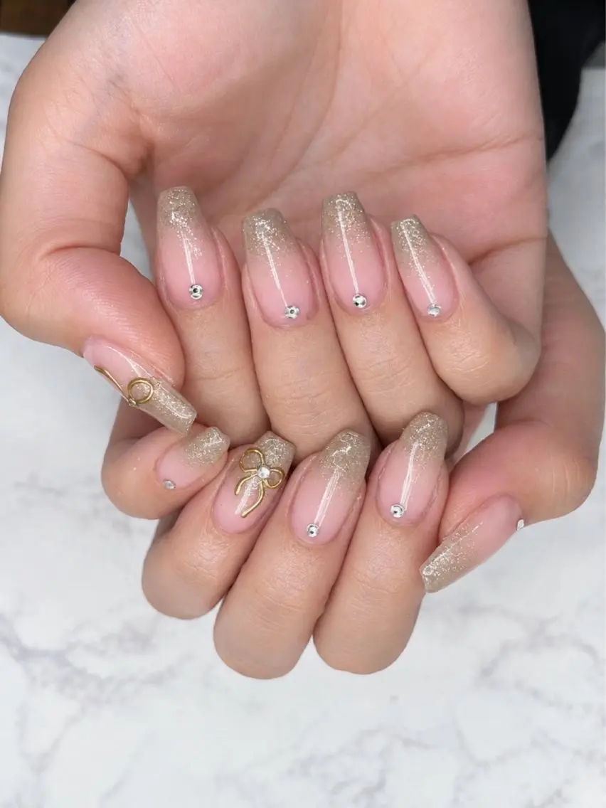 ネイル アートネイル クリアネイル ゴールド グラデーション キラキラネイル SAMS NAILのネイルデザイン