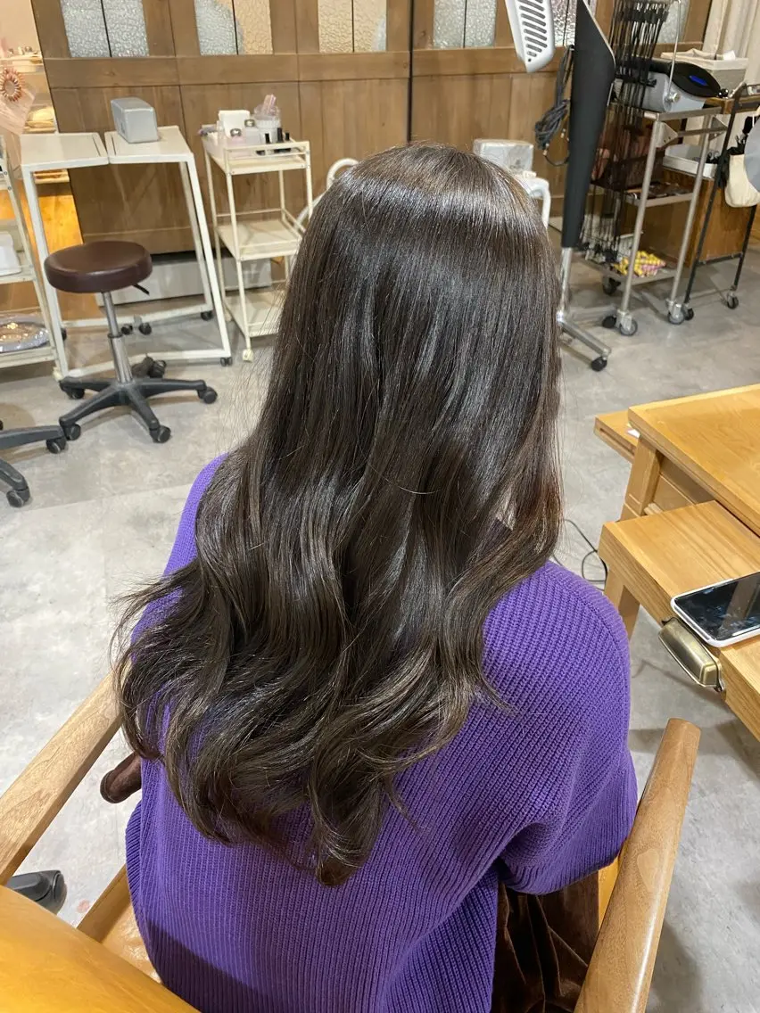 ロング カラー カット ヘアカラー トリートメント ベージュ/オリーブ/ miyabiのヘアスタイル