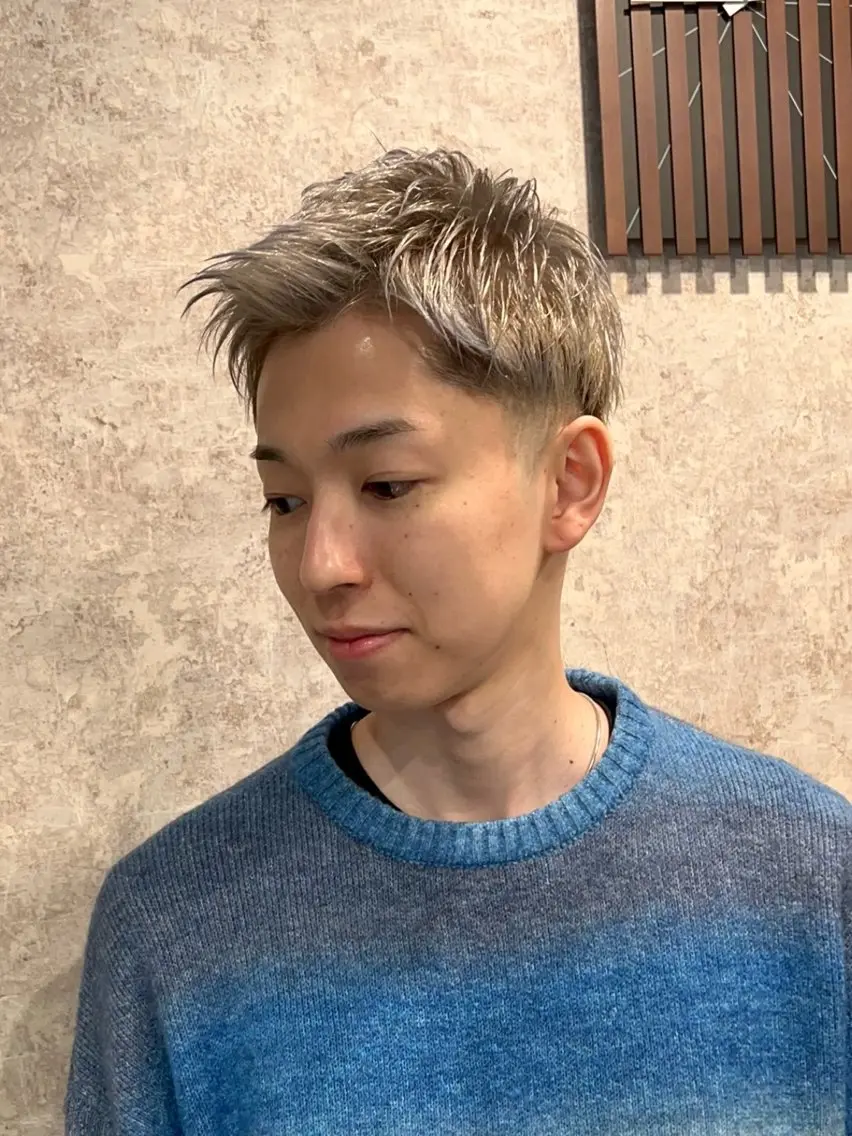 ショート カラー メンズ フェードカット シルバー 北千住バーバー理容室 小堀悠作のヘアスタイル