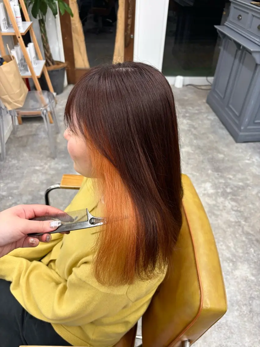 ロング カラー インナーカラー ヘアカラー 楢本 莉子のヘアスタイル