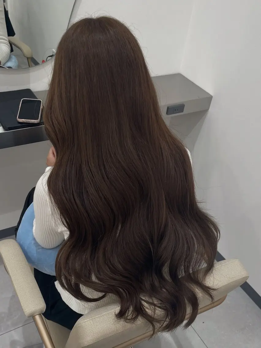 ロング カット ヘアカラー トリートメント N°Elune RINNAのヘアスタイル