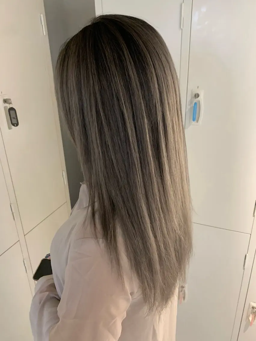 ロング レイヤーカット ✨ハイトーン✨艶髪 ✨髪質改善✨和田のヘアスタイル