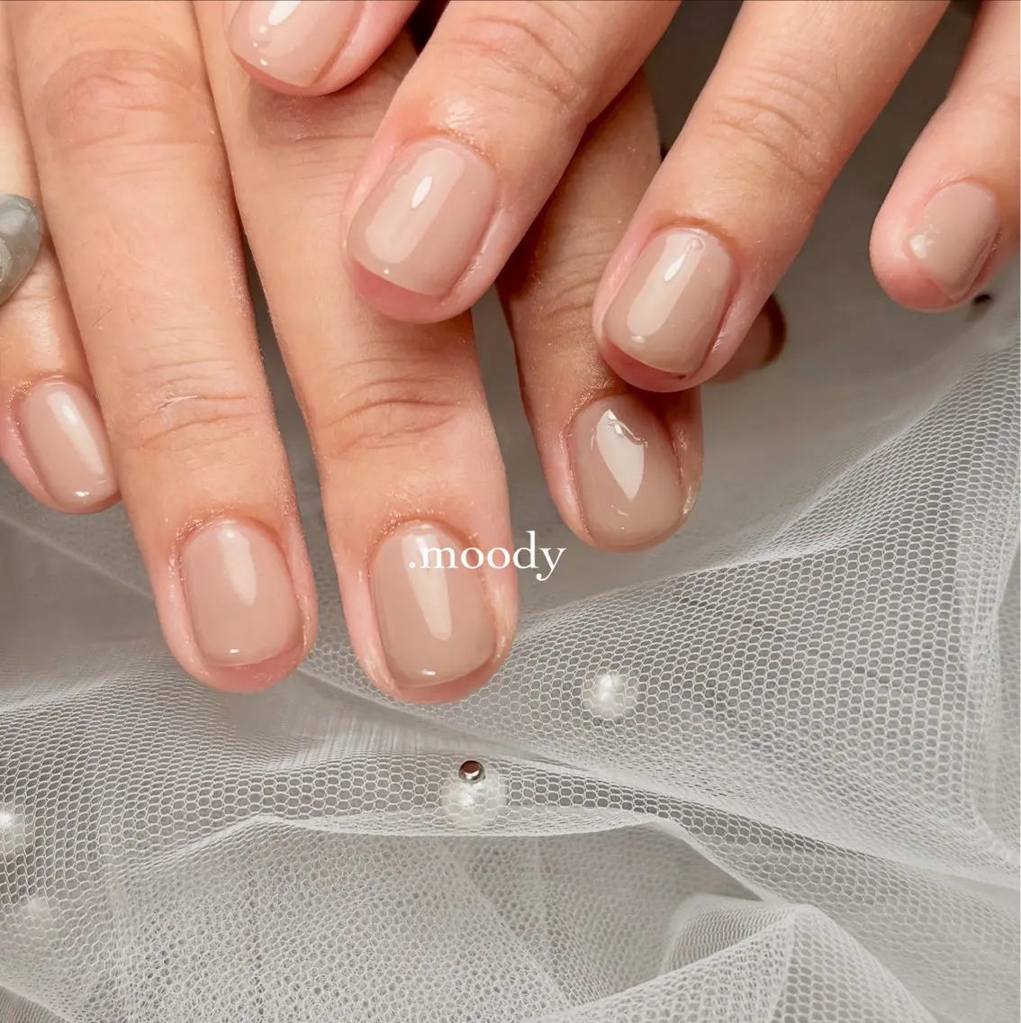 ネイル オフィスネイル .moody ナナのネイルデザイン