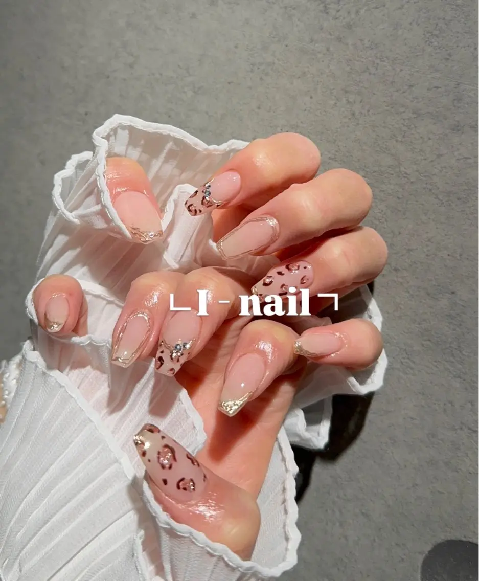 ネイル ハンドネイル I-nailロング /ワンホン/キラキラのネイルデザイン