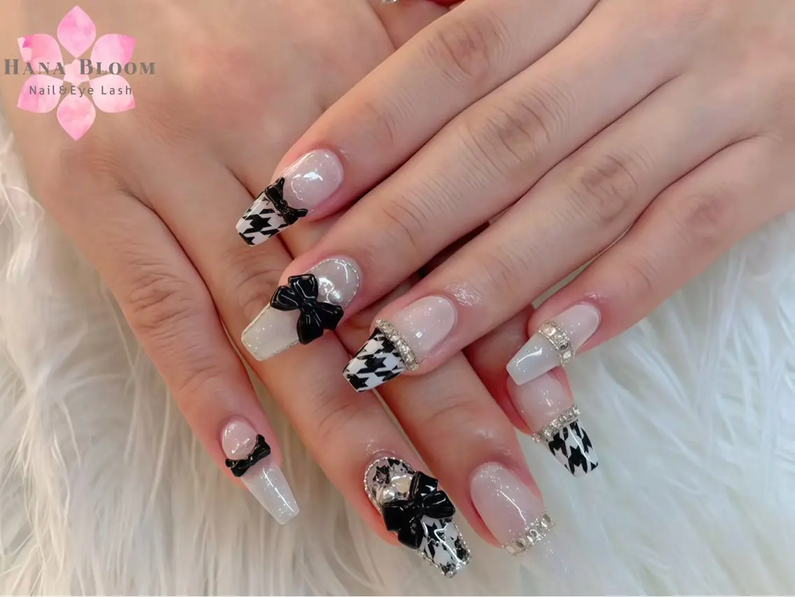 ネイル フレンチネイル ジェルネイル グラデーション ラメ(グリッター) マグネットネイル ハンドネイル ハンドケア Hana Bloom Nail Salonのネイルデザイン