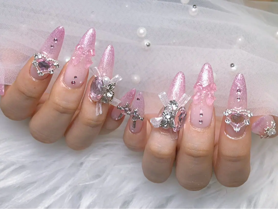 ネイル lucky nail 歌舞伎町のネイルデザイン
