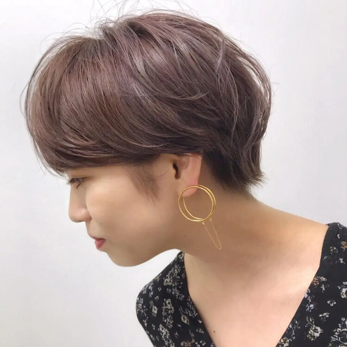 ショート カラー ブリーチ グレージュ ピンクカラー ショート特化 /天神大名/ハルナのヘアスタイル