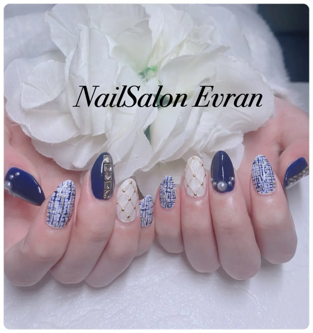 ネイル アートネイル フレンチネイル マグネットネイル 持ち込み ニュアンスネイル ハンドネイル Nail salon Evranのネイルデザイン