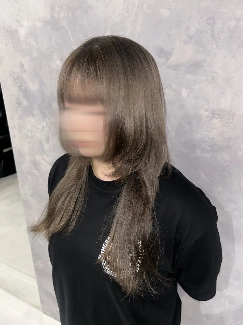 ロング カラー 透明感カラー グレージュ ヘアカラー トリートメント ヘッドスパ 稀代 真羽のヘアスタイル
