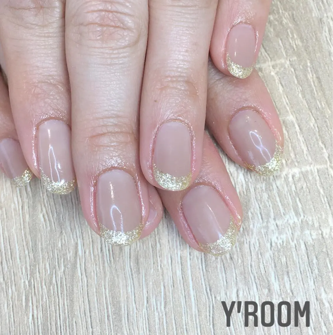ネイル オーロラネイル フラッシュネイル フレンチネイル ジェルネイル グラデーション ハンドネイル YUKA （ネイリスト）のネイルデザイン