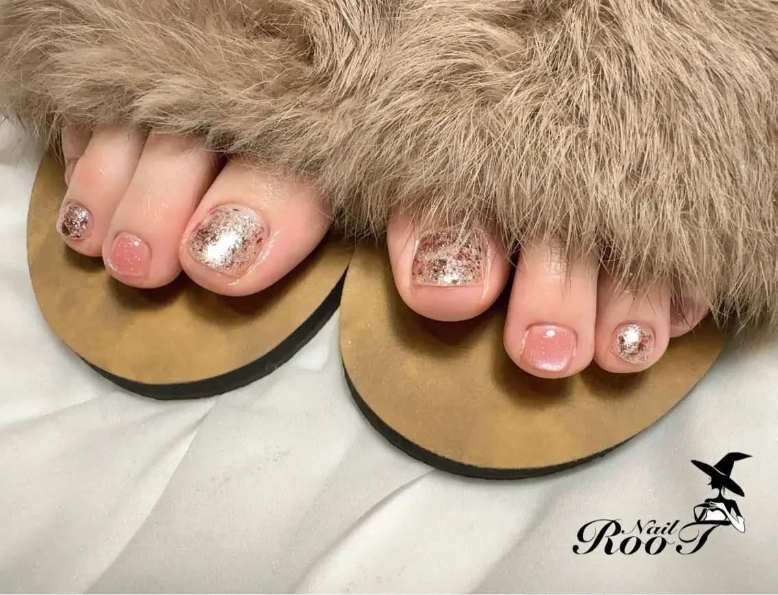 ネイル ラメ(グリッター) マグネットネイル フットネイル RooT Nailのネイルデザイン