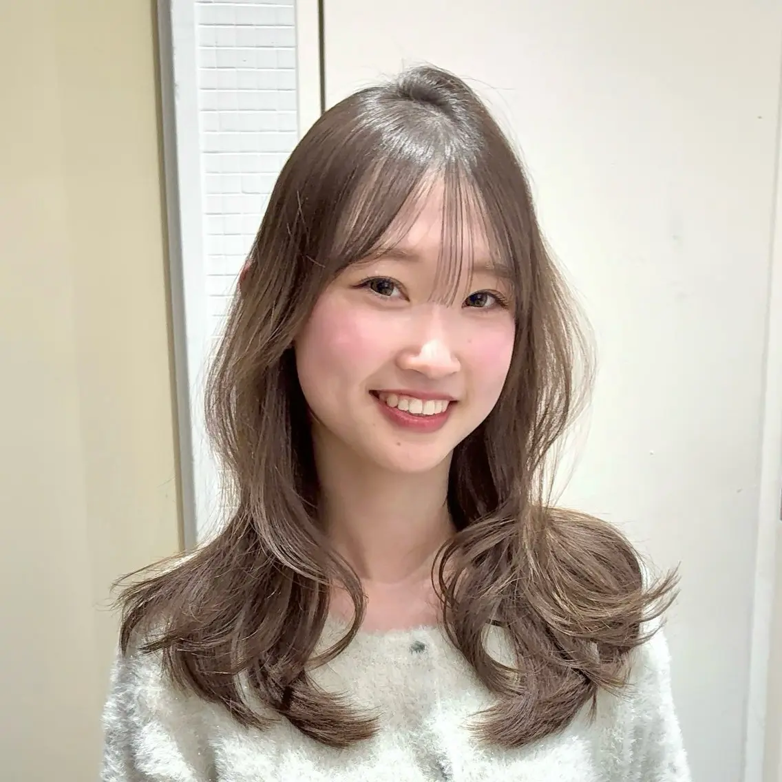セミロング カラー ヘアカラー yuzu🌈／透明感 カラー／ハイトーンのヘアスタイル