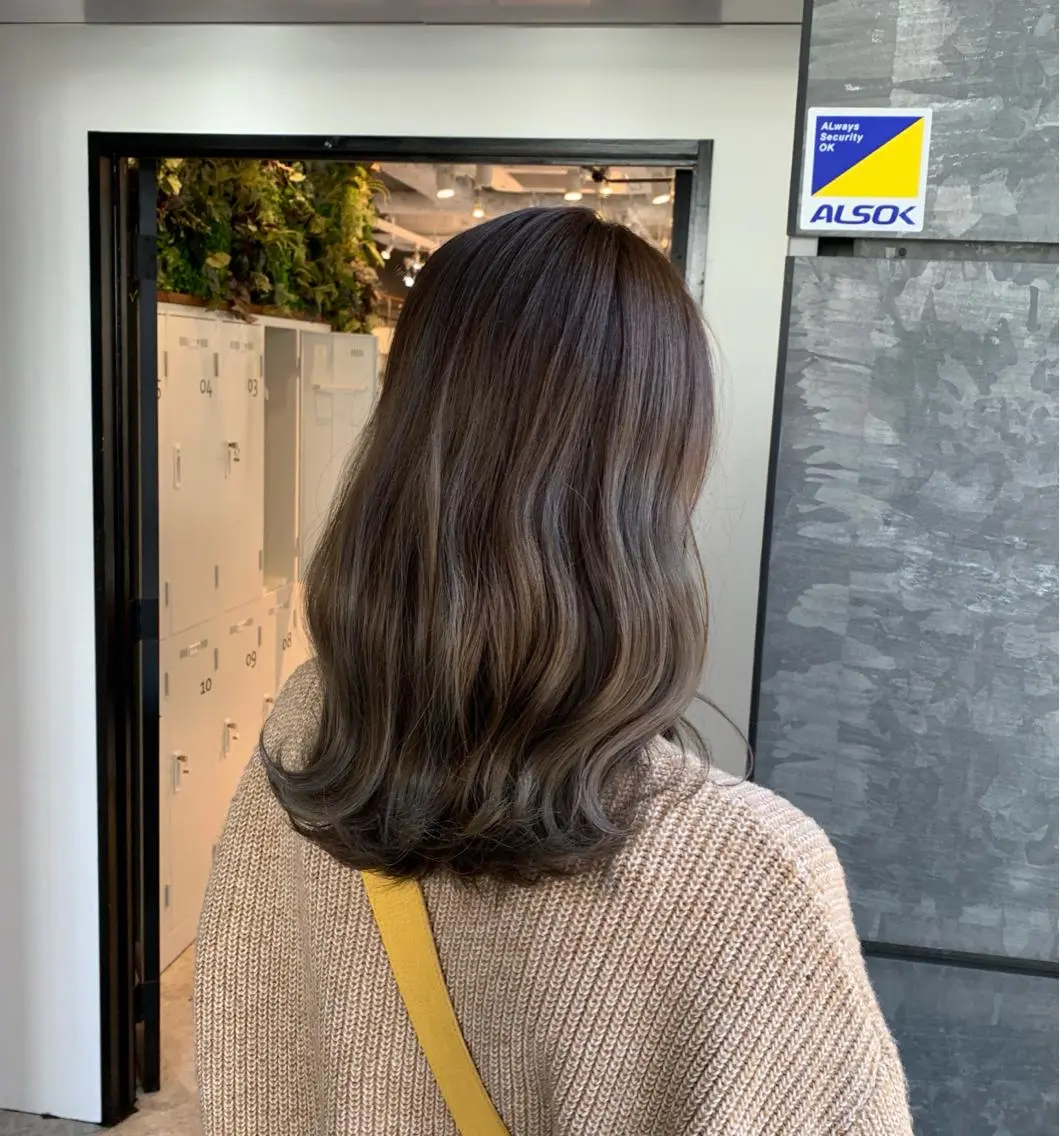ロング カラー グレージュ ハイライトカラー ハイライト 髪質改善/白髪ぼかし KENTAのヘアスタイル