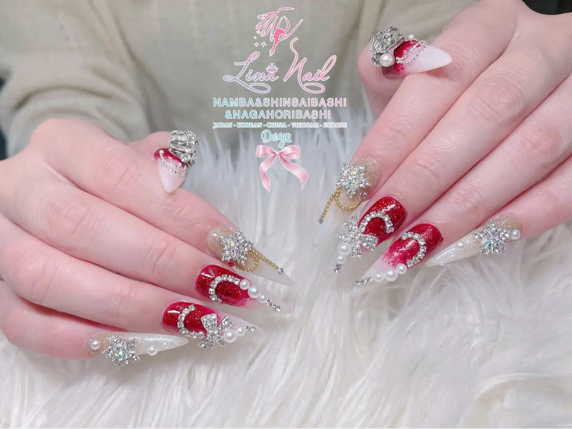 セミロング 韓国風ヘア クリスマス ハンドネイル Linanail Nambaのネイルデザイン