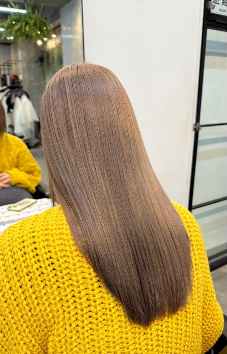 ミディアム カラー ベージュカラー ブリーチ ピンクカラー 川口開世 short cutのヘアスタイル