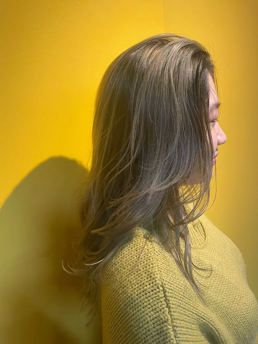 セミロング カラー ヨシダ アズサのヘアスタイル