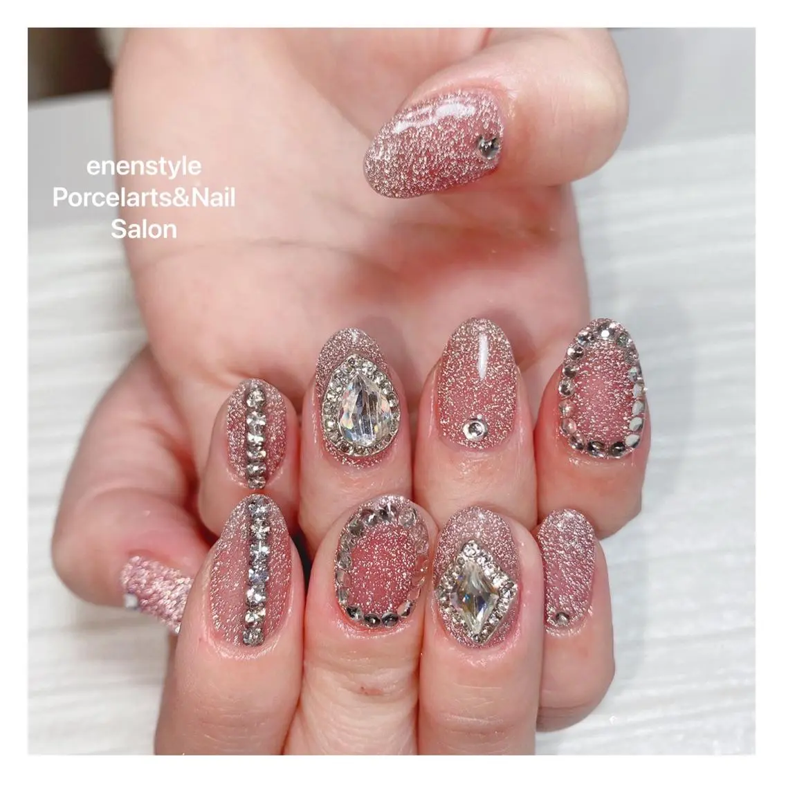 ミディアム ネイル 🐾enen style 🐾のネイルデザイン