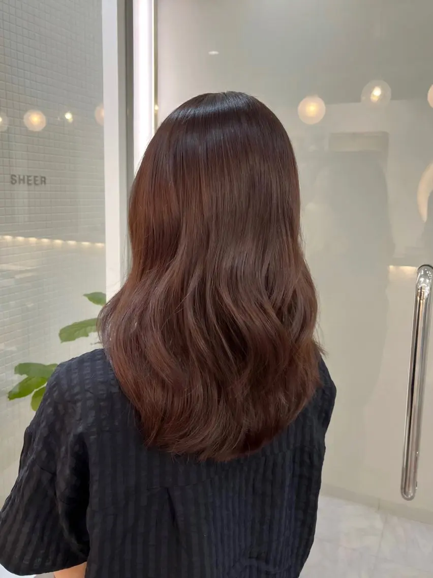 セミロング カラー ベージュカラー ピンクカラー ピンクベージュ Moe モエの眉毛・アイブロウイメージ