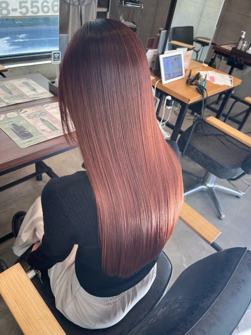ロング 平栗 篤のヘアスタイル