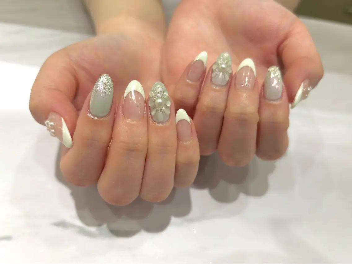 ネイル フラワーネイル フレンチネイル Malama Nailのネイルデザイン