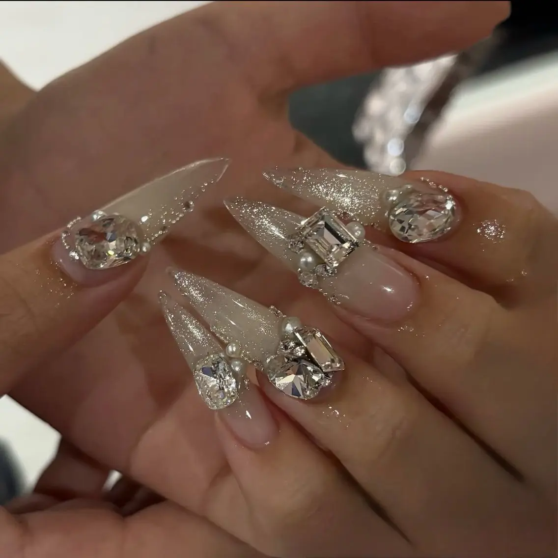 ネイル チークネイル ドット フットネイル フレンチネイル グラデーション ハンドネイル ハンドケア Nihonthy Nail 新宿のネイルデザイン