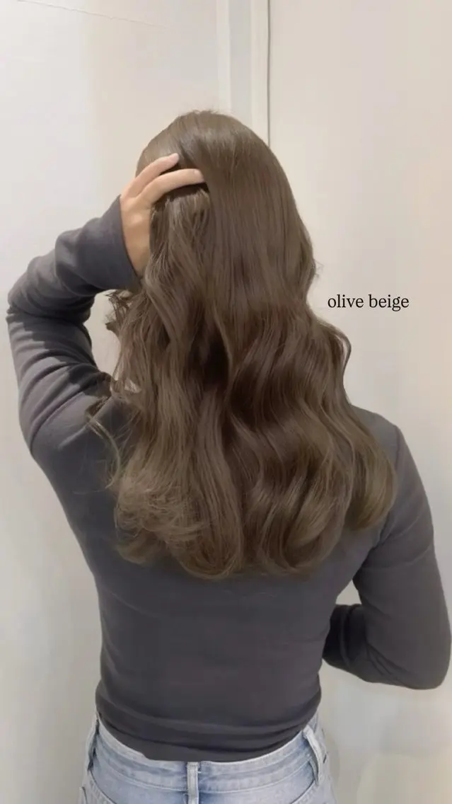 ロング カット ヘアカラー トリートメント ブリーチなしカラー /ベージュカラーのヘアスタイル