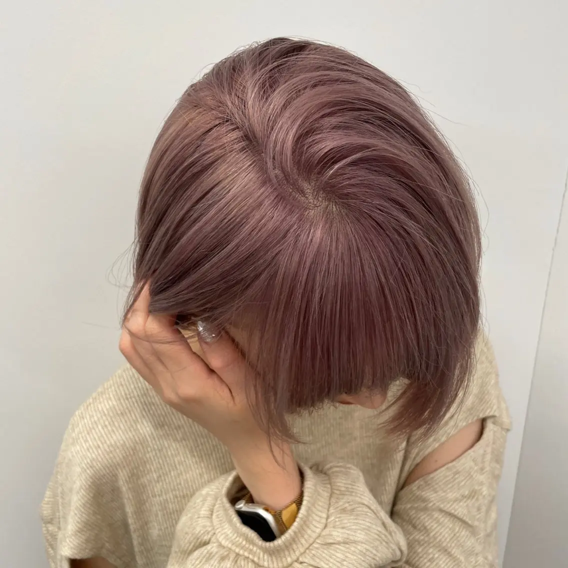 ショート カラー 顔まわり🥨レイヤー /透明感/水口舞奈のヘアスタイル