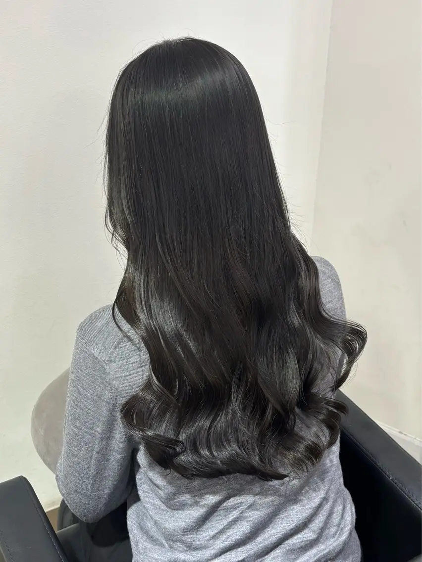 ロング カラー ヘアカラー トリートメント 【ioe 岡本】 🎀NOKO🎀のヘアスタイル
