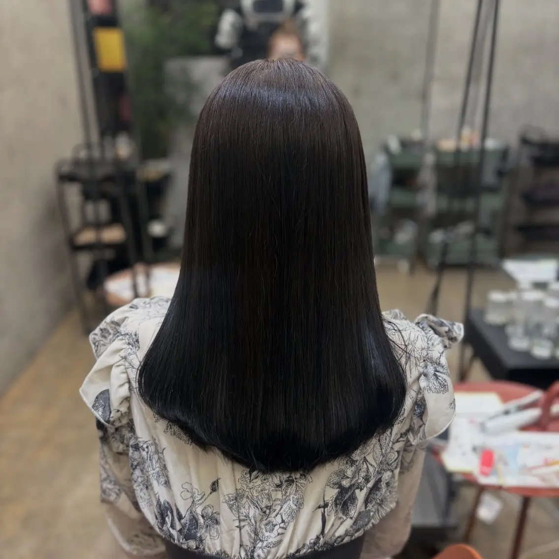 セミロング 伸ばしかけ 縮毛矯正 縮毛矯正 透明感カラー/赤み消 しカラー/もものヘアスタイル