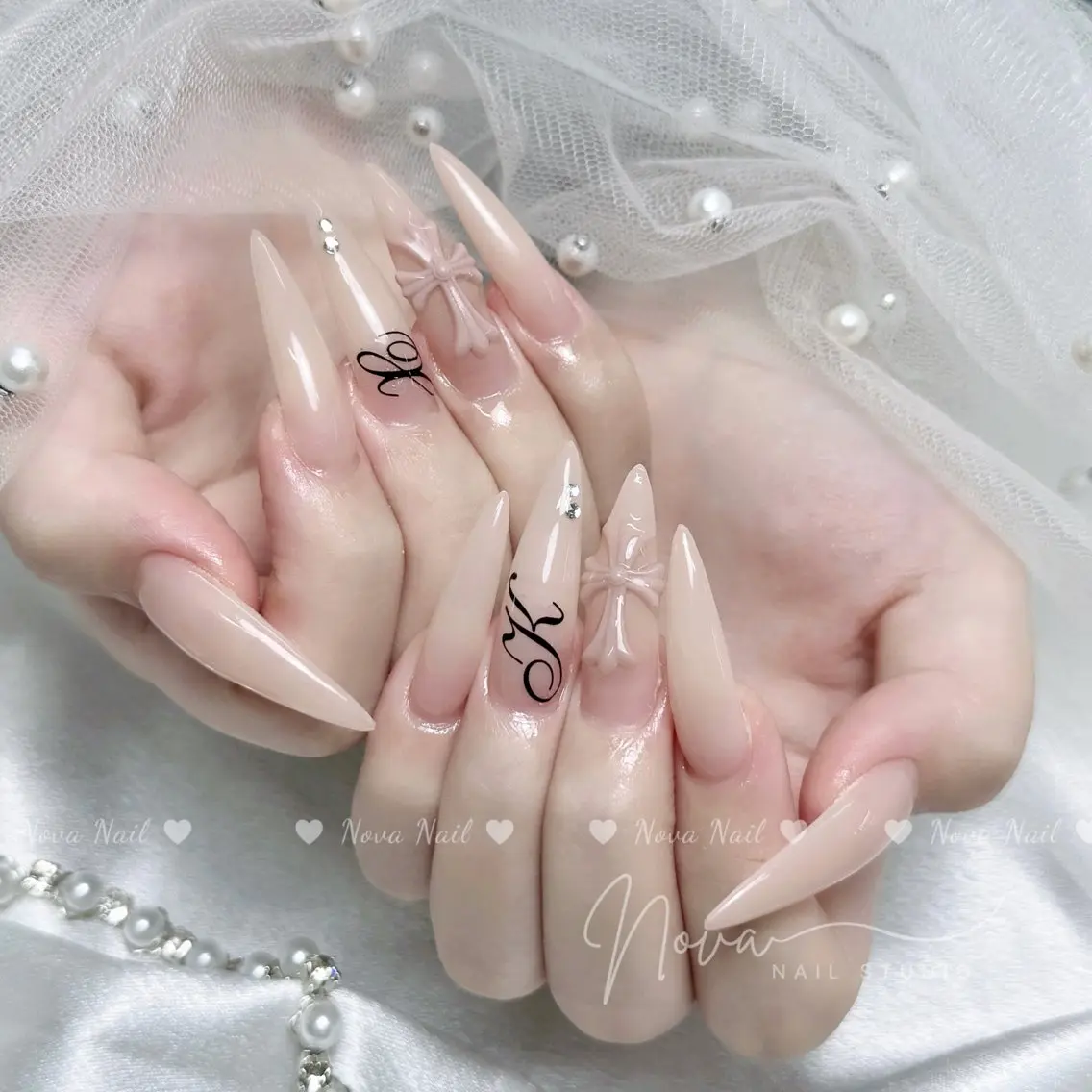 ネイル キラキラネイル 韓国ネイル ハンドネイル ハンドケア Kitty Nail Novaのネイルデザイン