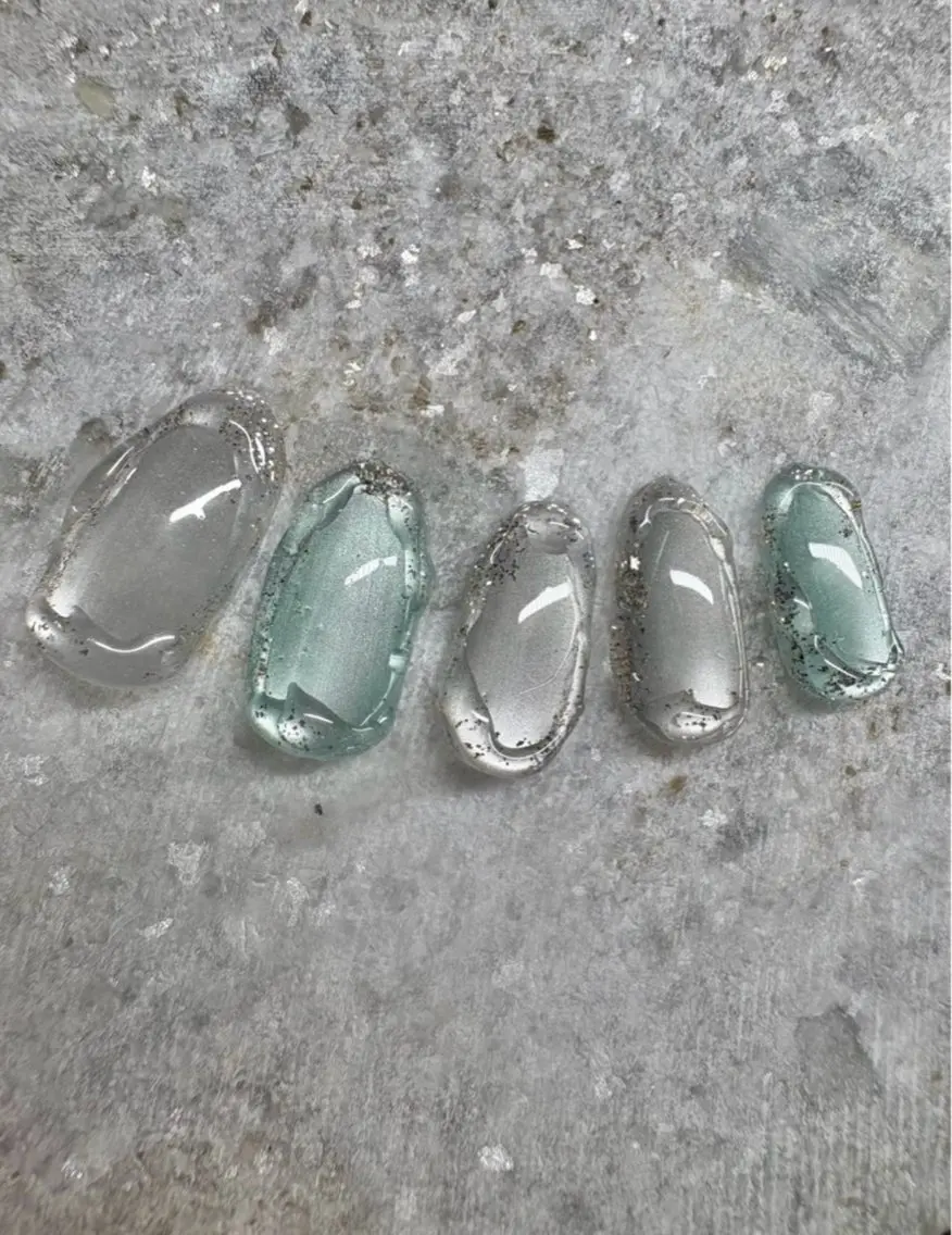 ぷくぷくニュアンスネイル💅🏻🫧🩵(オフあり)の写真