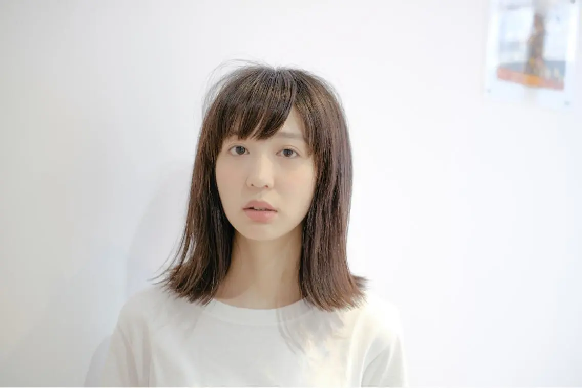 ミディアム 外ハネヘア 佐藤 旭のヘアスタイル