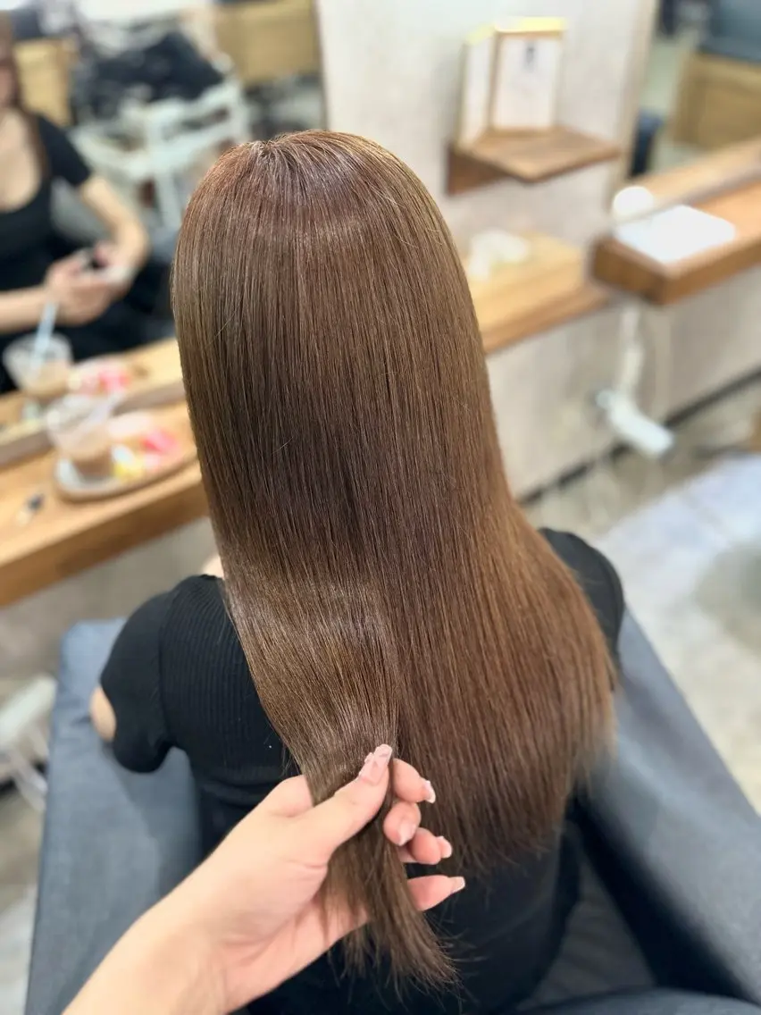 セミロング トリートメント ヘアカラー MOURI CHISATOのヘアスタイル