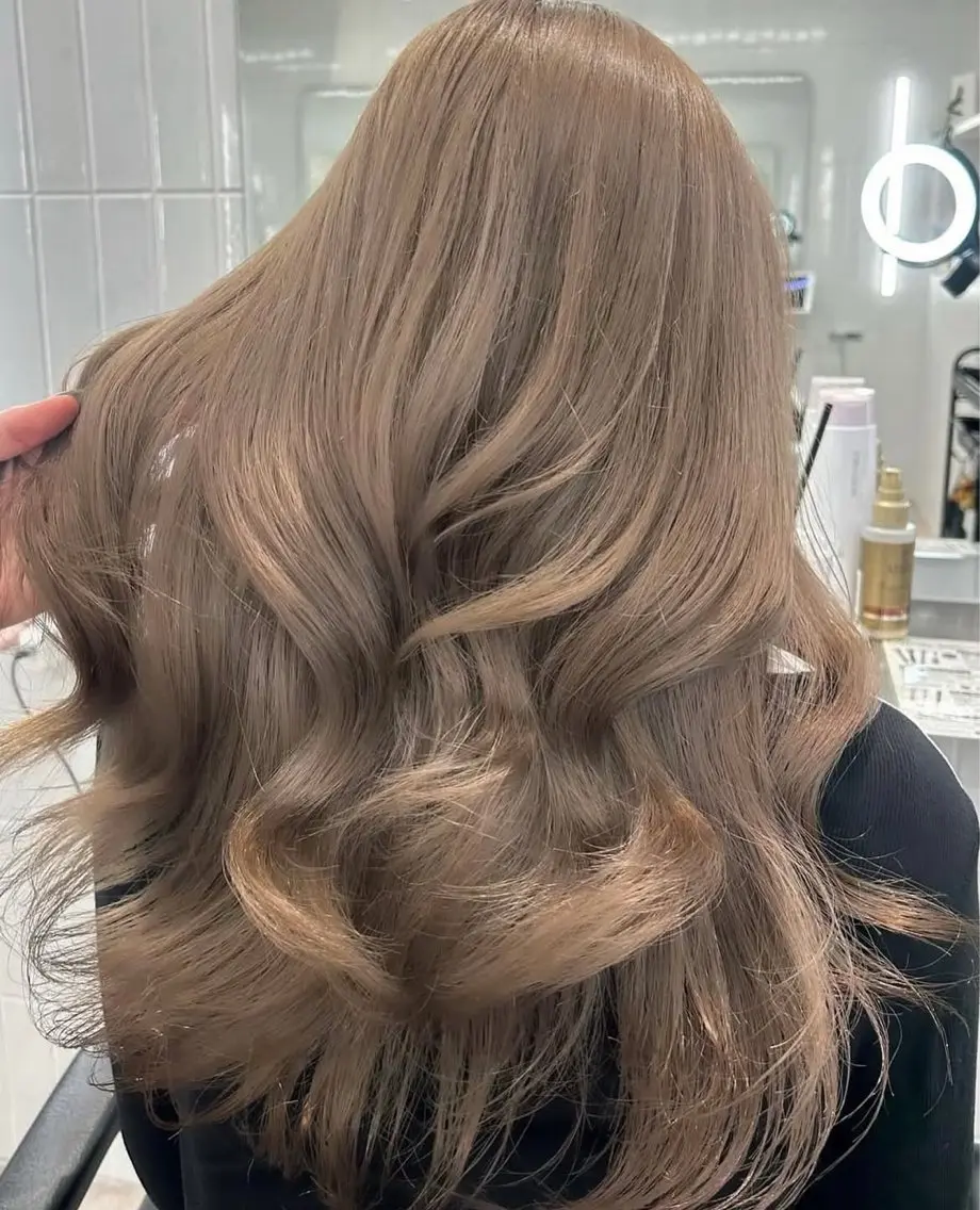 ロング ヘアカラー sera 🎀ベージュのヘアスタイル