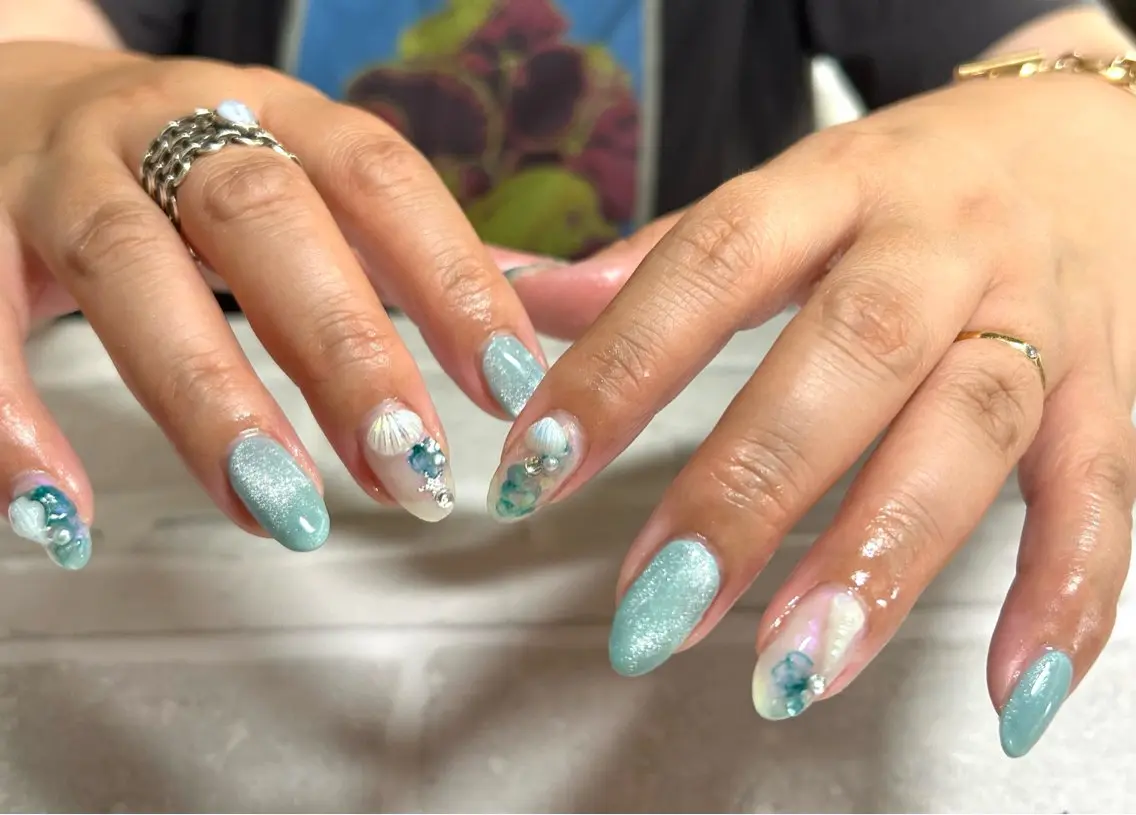ミディアム ハンドネイル 2DY NAIL SALONのネイルデザイン