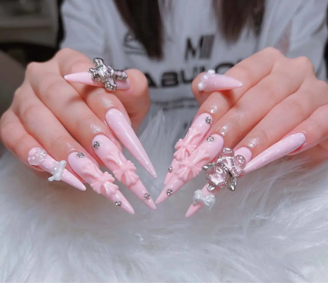ネイル アートネイル ボルドー フレンチネイル ジェルネイル 氷ネイル・うるうるネイル ハンドネイル Julie NailSalonのネイルデザイン