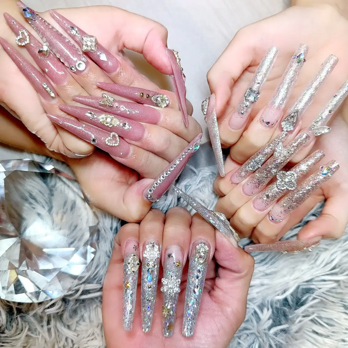 ネイル ストーンネイル EMU NAILのネイルデザイン
