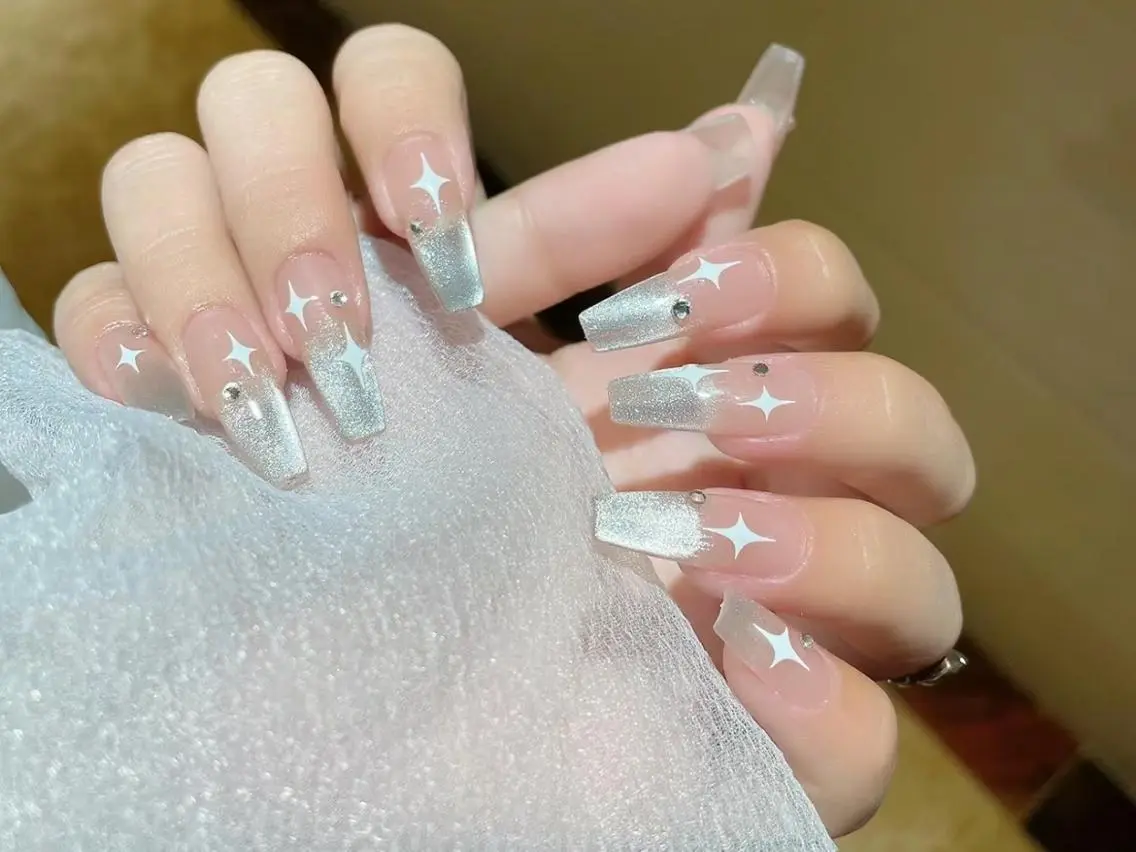 ネイル ハンドネイル 💕リリ 🩷のネイルデザイン