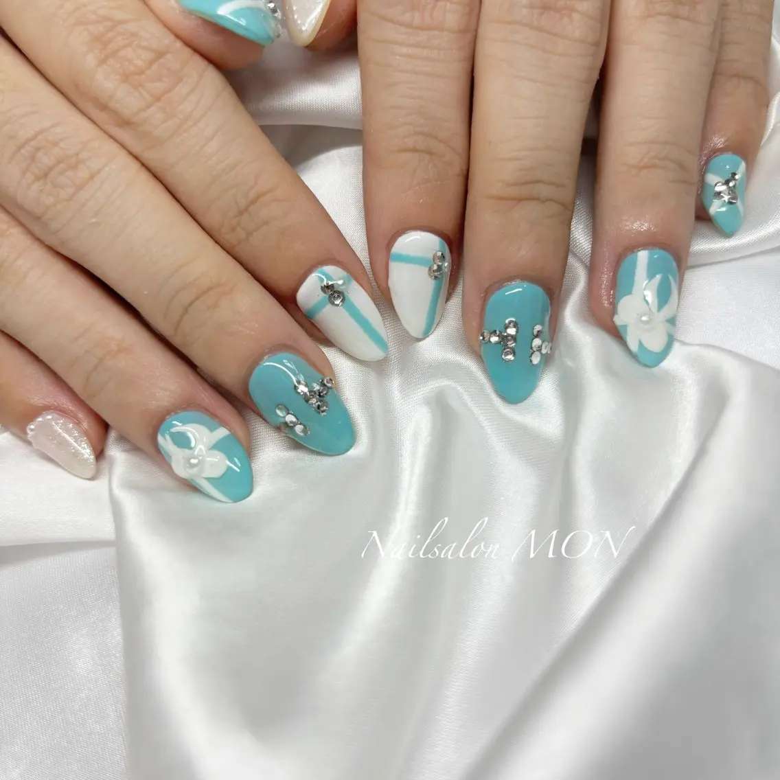 ネイル ストーンネイル ハンドネイル Nailsalon MONのネイルデザイン