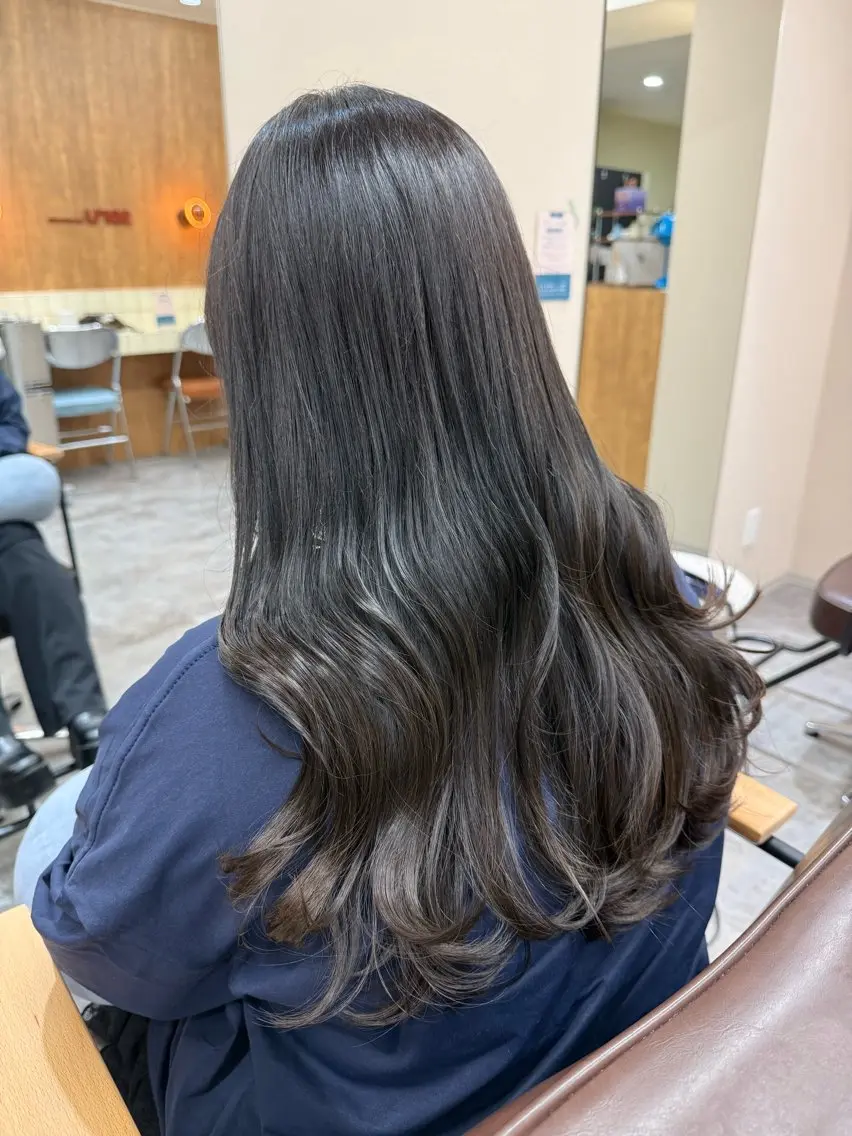 ロング カラー ヘアカラー トリートメント 山口 桃果のヘアスタイル