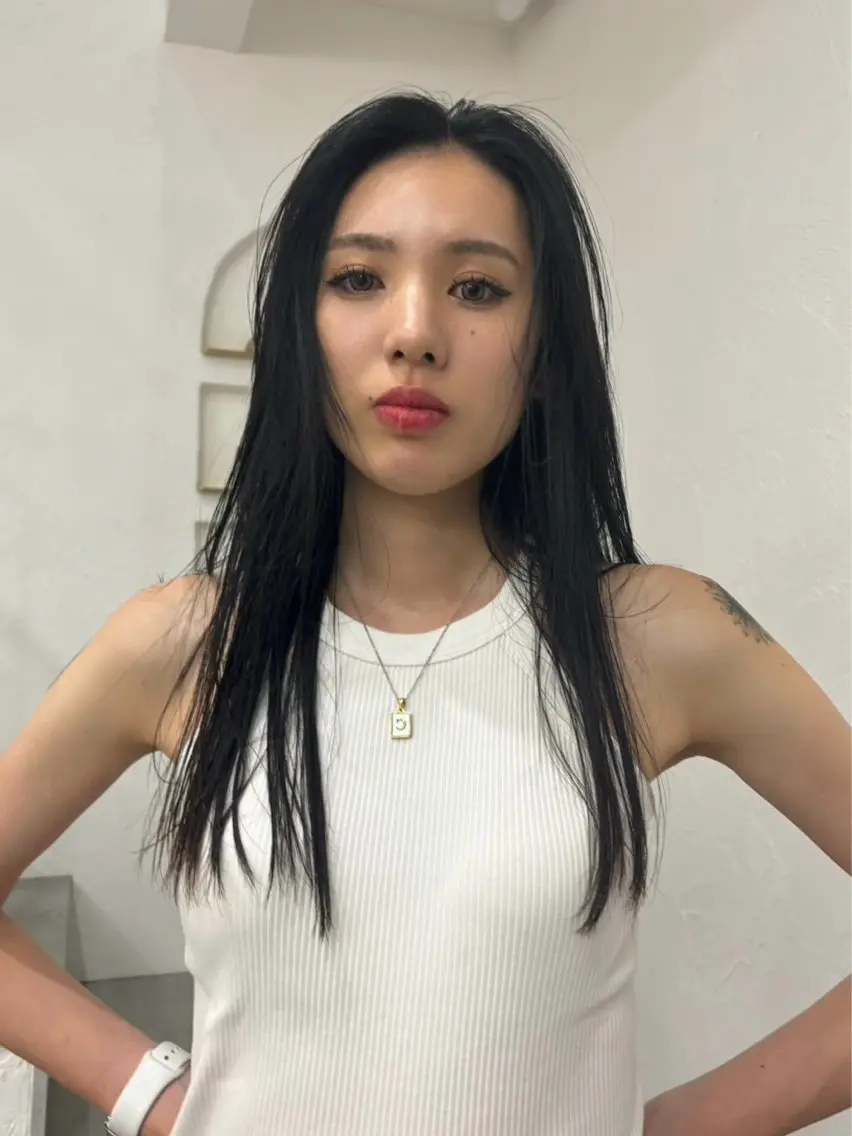 セミロング イシイ モエカのヘアスタイル