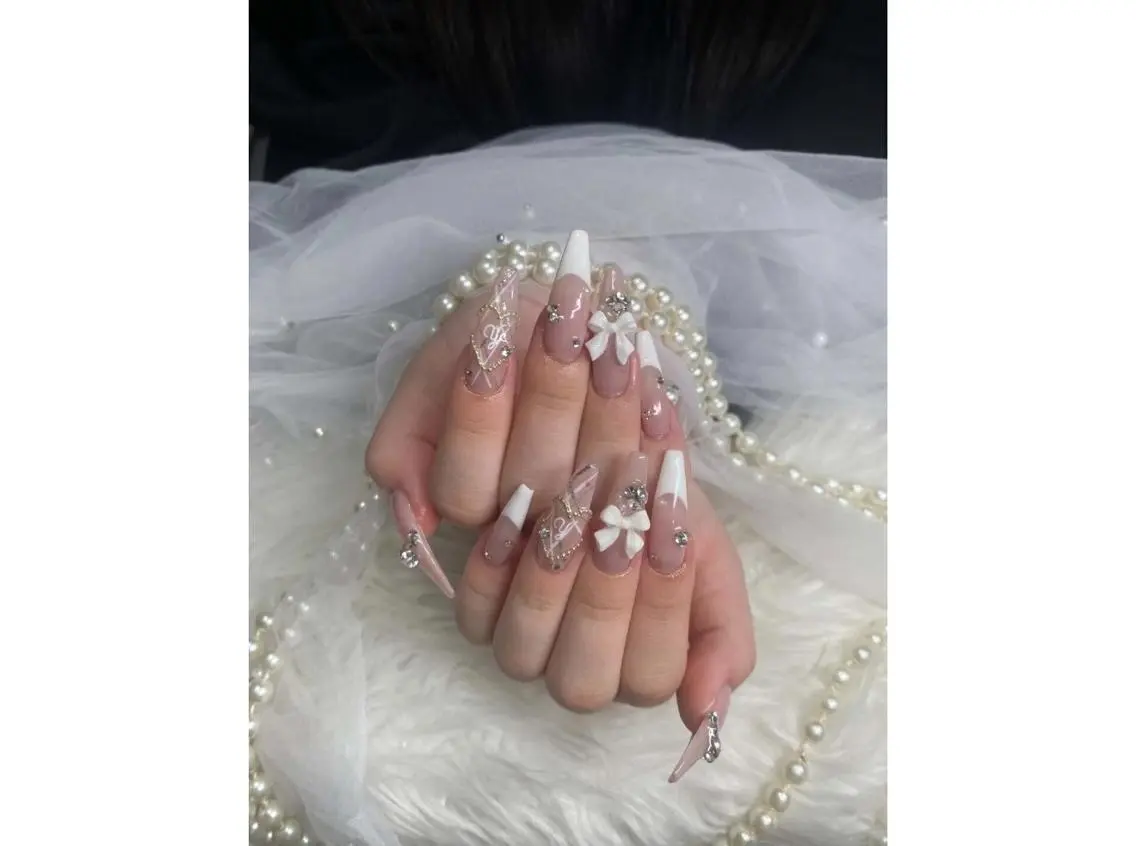 ネイル 韓国ネイル マグネットネイル 持ち込み ニュアンスネイル シンプルネイル ハンドネイル Huyn Nail Shinjyukuのネイルデザイン