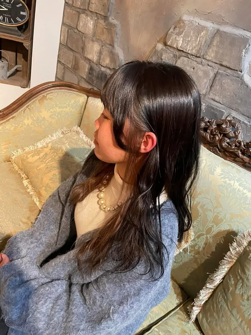 カラー インナーカラー 相羽 紗音のヘアスタイル