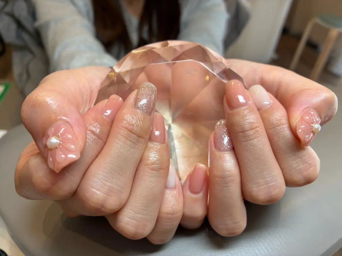 ネイル ハンドネイル ECRLN Atsumiのネイルデザイン