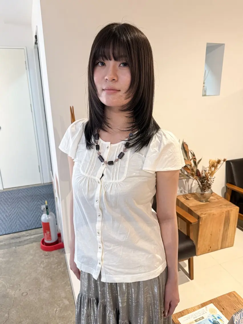 セミロング カット ヘアカラー トリートメント 宮原 愛果のヘアスタイル