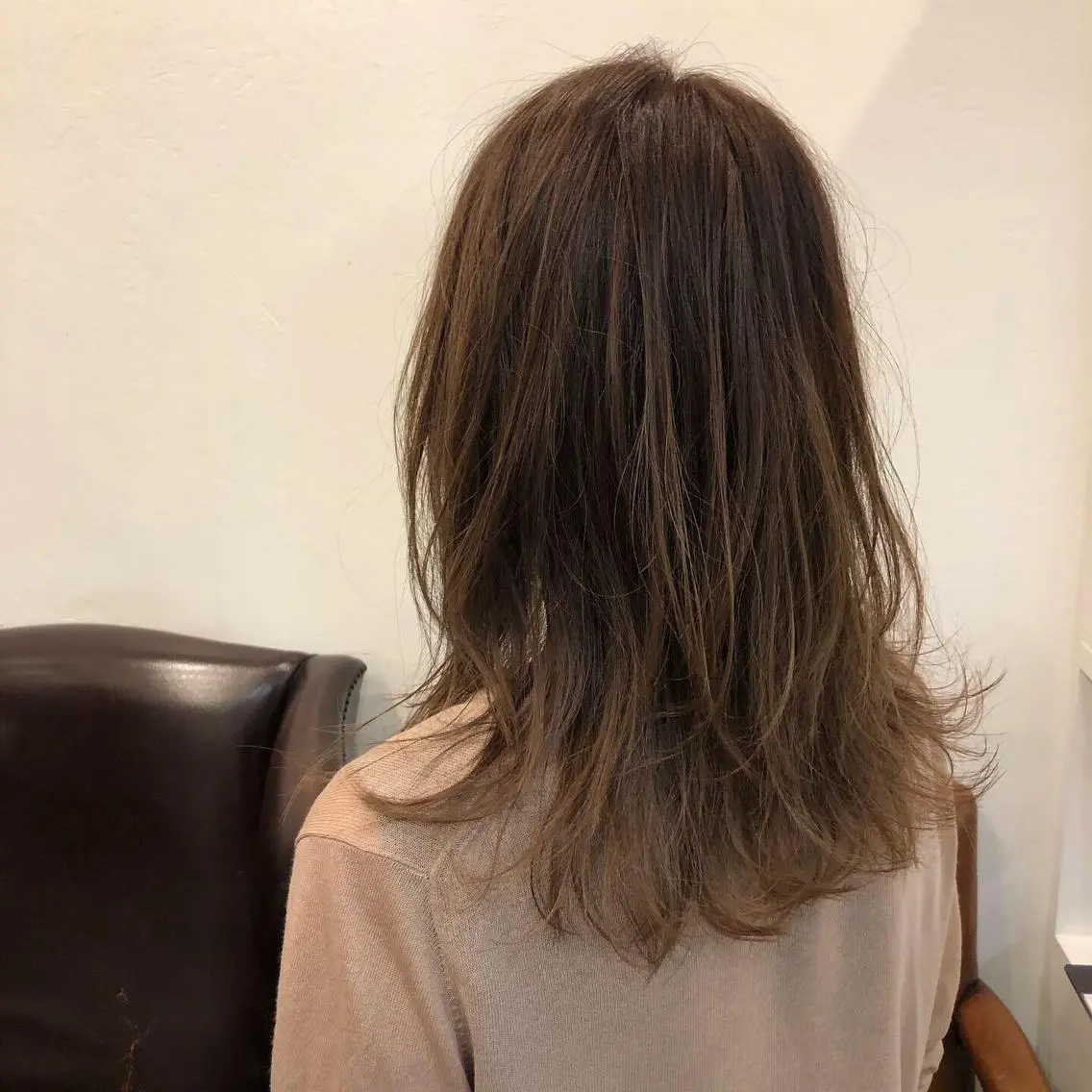 ロング カラー グレージュ 畠山 渚のヘアスタイル